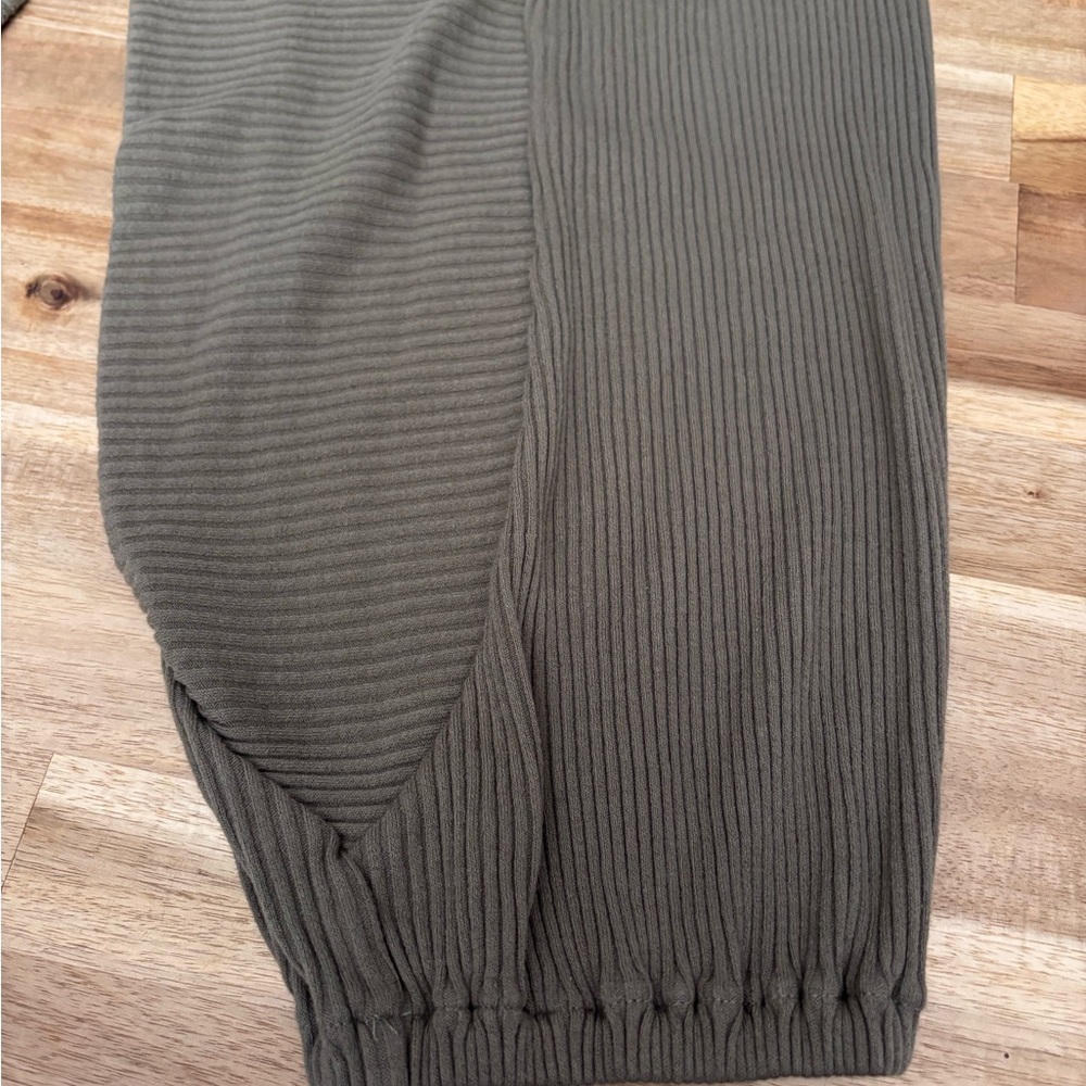 Free People Most Wanted Joggers Pants Green High Rise Wide Leg Size M worn once. - Picture 10 of 12